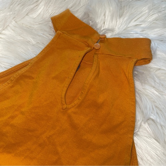 Charlotte Russe Halter Top - Picture 2 of 4